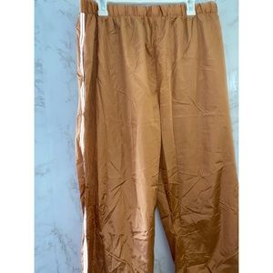 • FASHION NOVA WINDBREAKER JOGGERS •